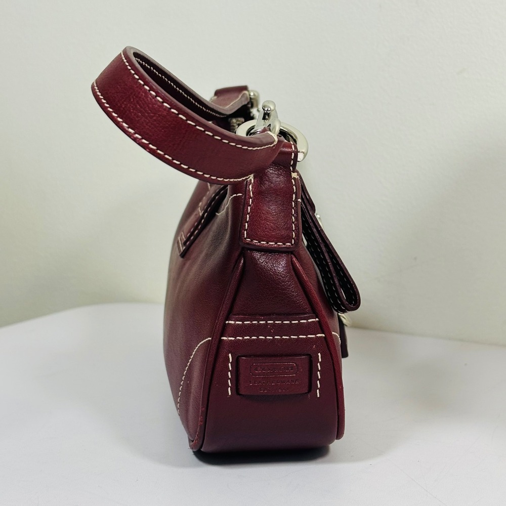 Vintage Y2K Coach Hamptons Demi Burgundy Leather Buckle Mini Shoulder Bag - Picture 4 of 12